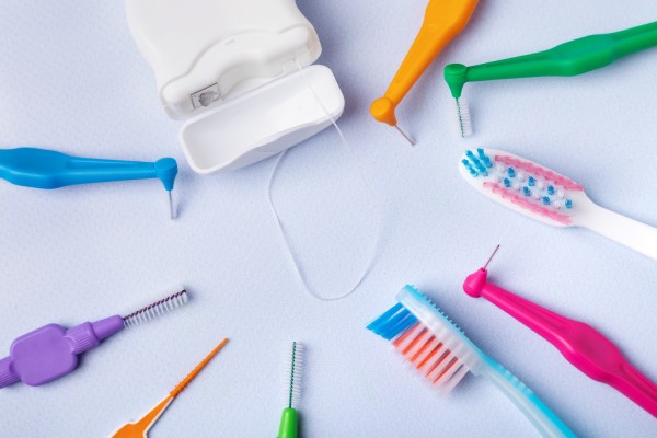 LES 10 RÈGLES D'OR D'UNE BONNE HYGIÈNE DENTAIRE